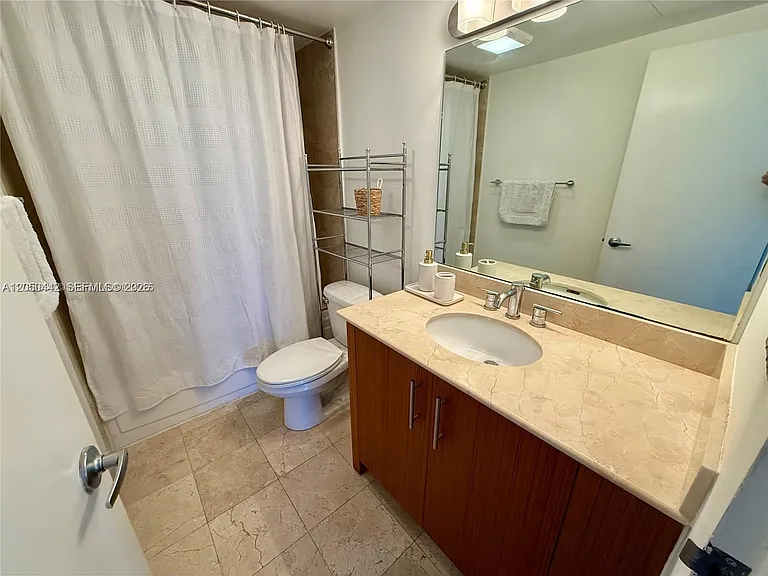 10275 Collins Ave #323 — Photo 26