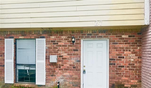 1st image of 27 Pinewood Ct