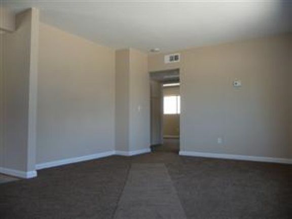 5th image of 16015 Dorsey Ave APT B