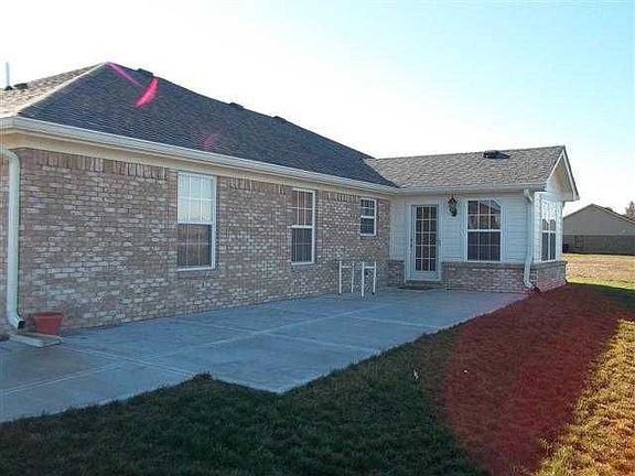 2nd image of 1528 Bush Way