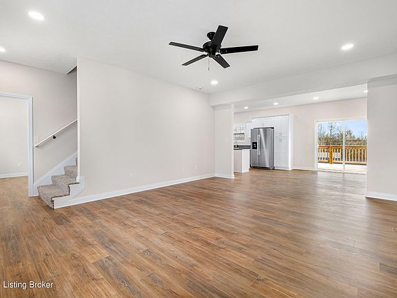 2nd image of 407 Turnberry Ct