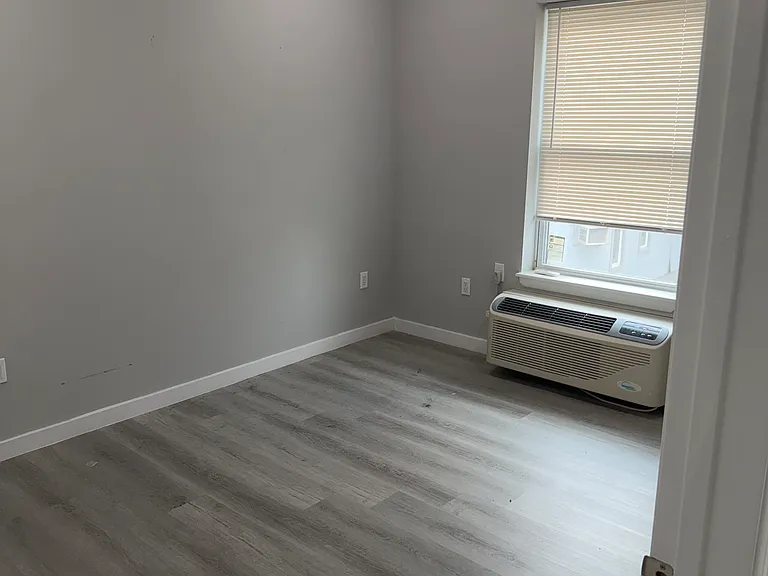 98 12th Ave #1 — Photo 7