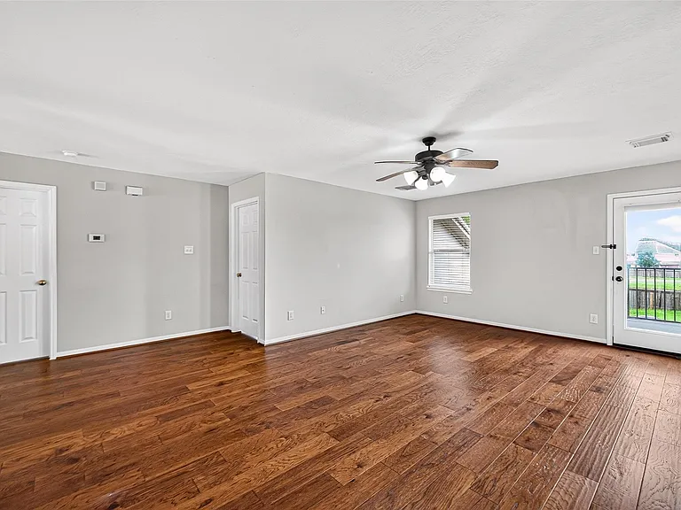 2502 Rosebluff Ct — Photo 33