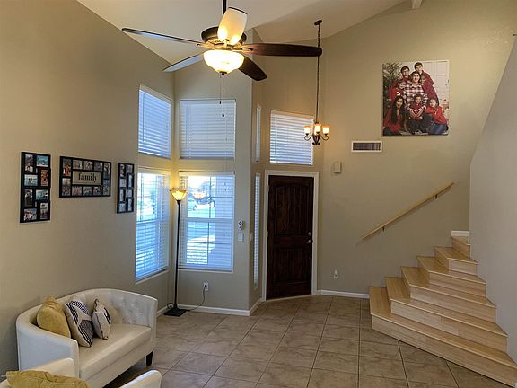 4th image of 804 S Bradley Dr
