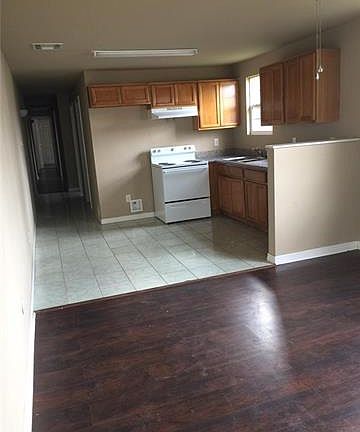 2nd image of 2258 N Johnson St