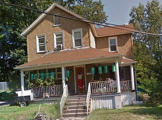 29 Greenfield Rd, Carbondale, PA 18407