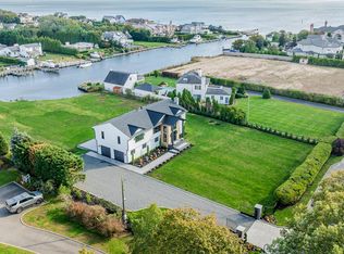 147 W Bayberry Rd, Islip, NY 11751