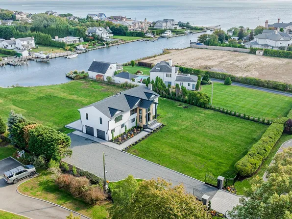 147 W Bayberry Road, Islip, NY 11751