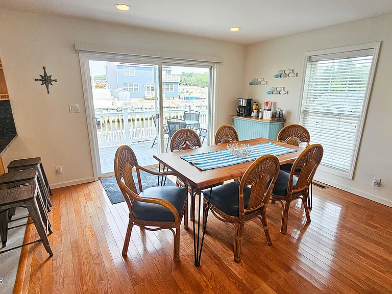 24 Dorothy Dr — Photo 7