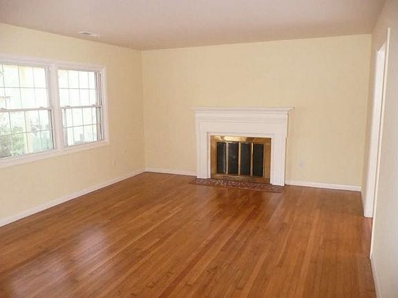 2nd image of 2425 Brinkwood Dr
