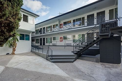 2nd image of 514 S Mariposa Ave APT 102