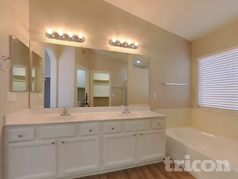 9215 W Sandra Ter — Photo 11