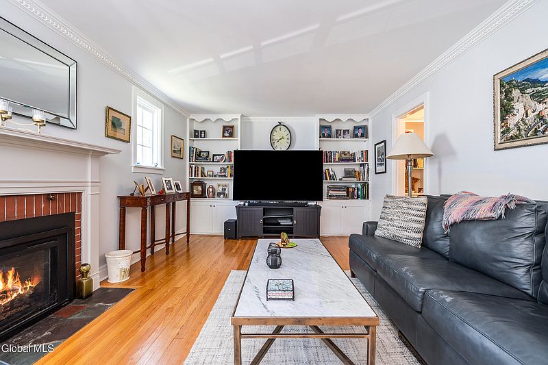 5th image of 48 Delmar Place