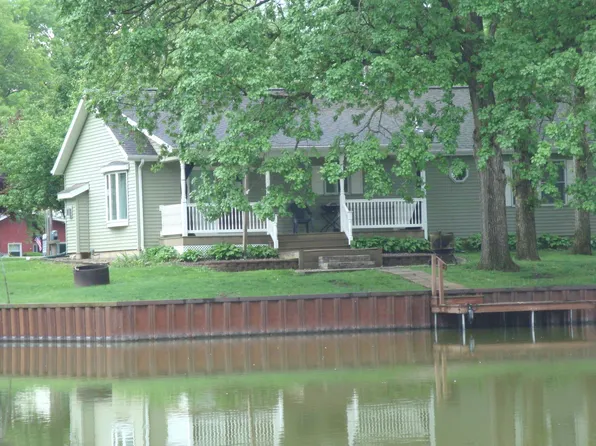 147 Swafford Ave, Cissna Park, IL 60924