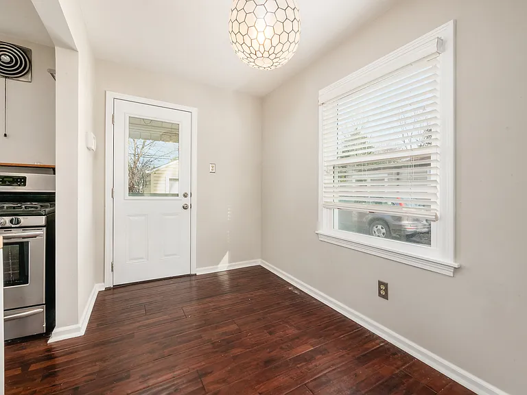316 E Weisheimer Rd — Photo 4