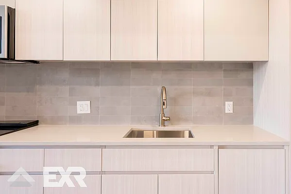 Rented by EXR | media 8