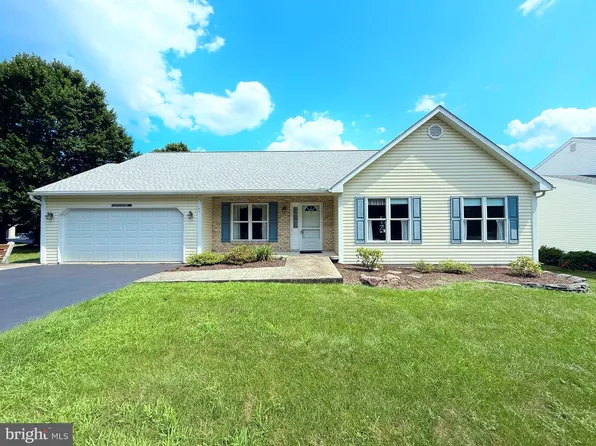 4160 Hunters Run Blvd, Reading, PA 19606