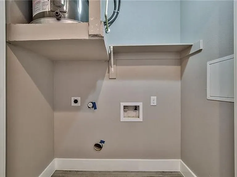 13601 Pinnacle Cir W — Photo 30