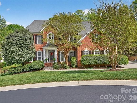 5th image of 330 Chancelot Ln