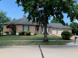 5318 Southview Hills Ct, Saint Louis, MO 63129