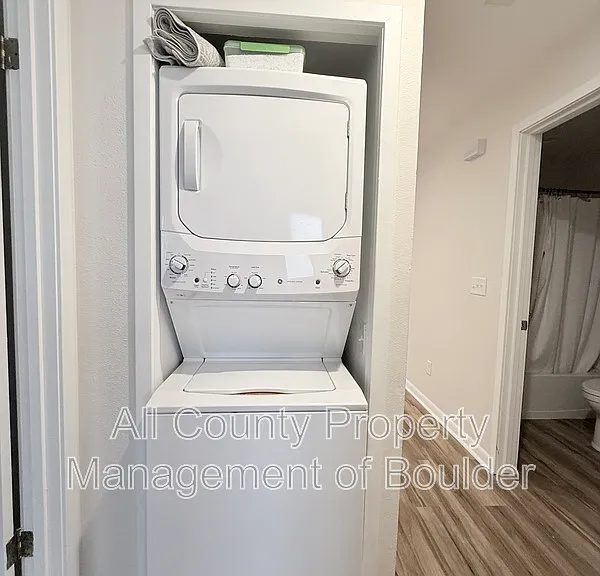 1575 Bradley Dr — Photo 9