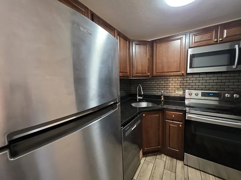 230 Willard St #407 — Photo 9