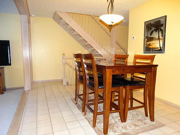 5th image of 1032 Pinewood Ln