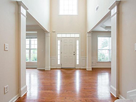 5th image of 518 Pinchot Way