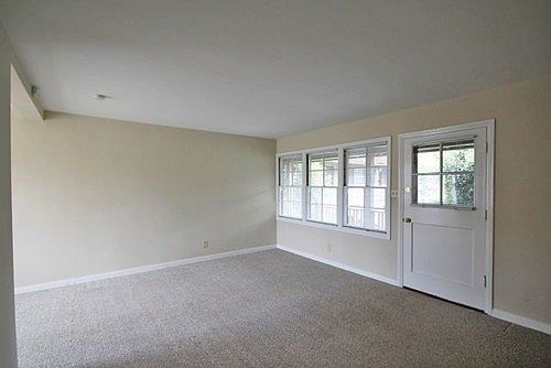 5th image of 1745 Grevelia St