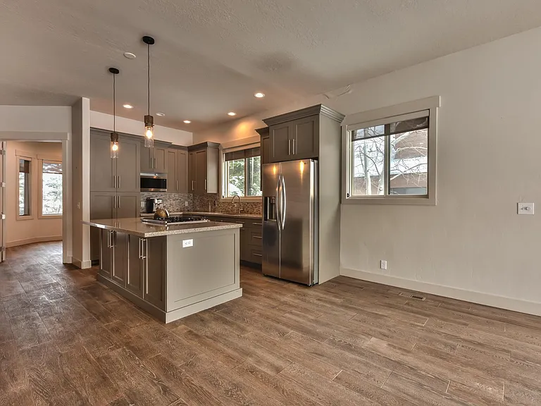 4879 Silver Springs Dr — Photo 17