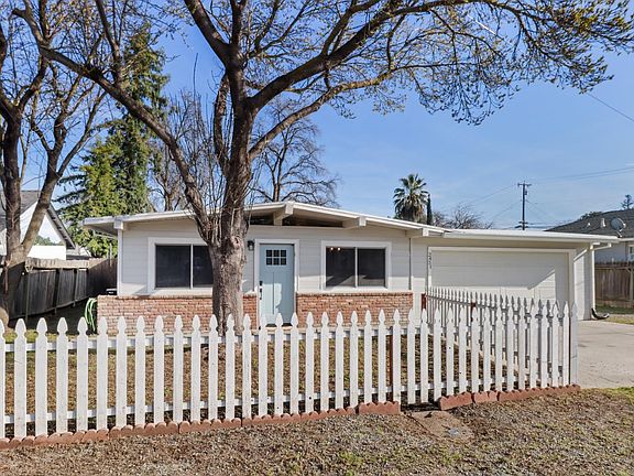 2nd image of 2431 Madrone St