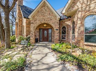 3917 Laurel Ln, Bedford, TX