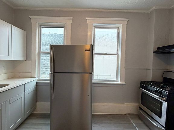 2nd image of 18 Vreeland Ave APT 6