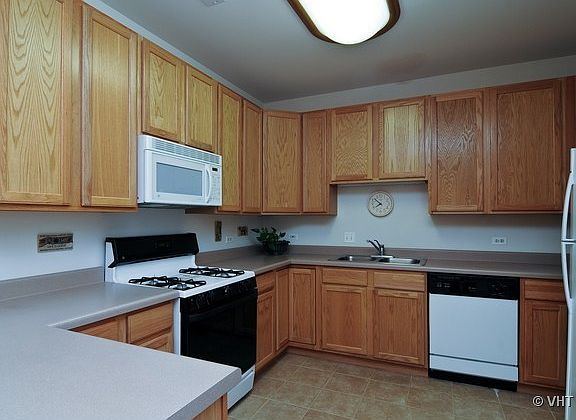 4th image of 34451 N Old Walnut Cir #2-205