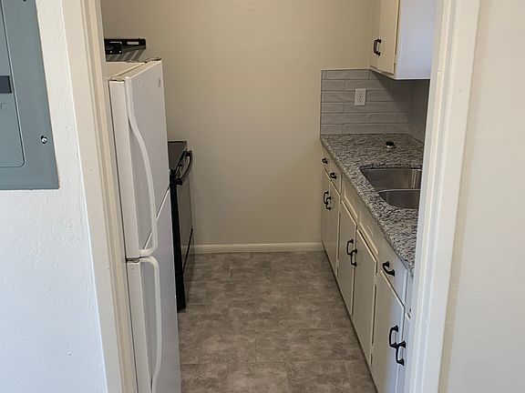 5th image of 2804 Westhaven Cir #B