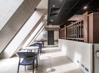 Axis Apartments and Lofts, Chicago, IL 60611