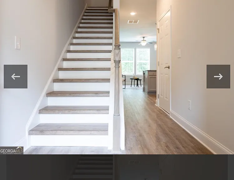 110 Greenview Ct — Photo 2
