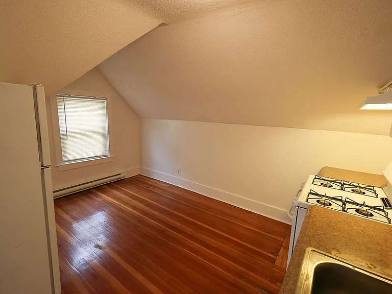 498 Whipple St #3 — Photo 4