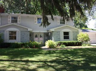 1614 Halsey St, Allouez, WI 54301