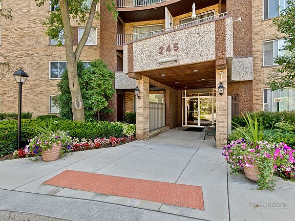 3rd image of 245 S Park Ln Unit 314
