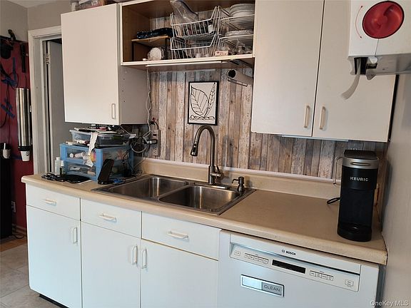 4th image of 20 Barron Road