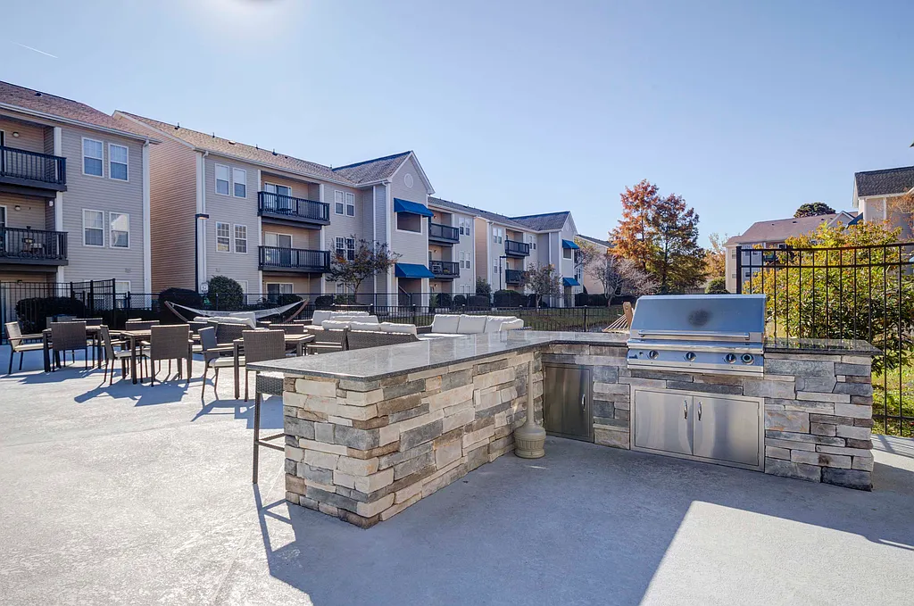 Quad Apartment Homes — Photo 2