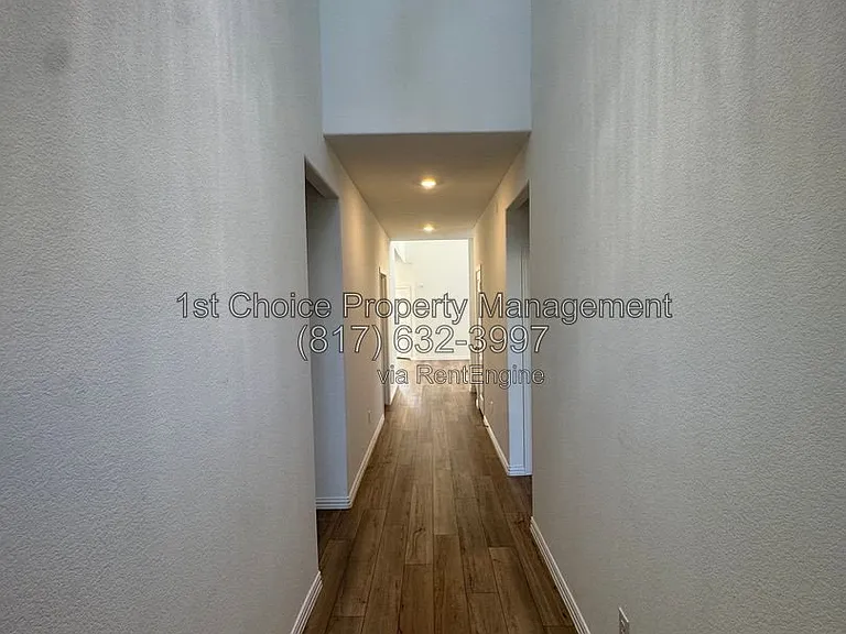 10021 Elkhorn Dr — Photo 3