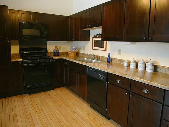 2nd image of 715 B Ave E APT 3
