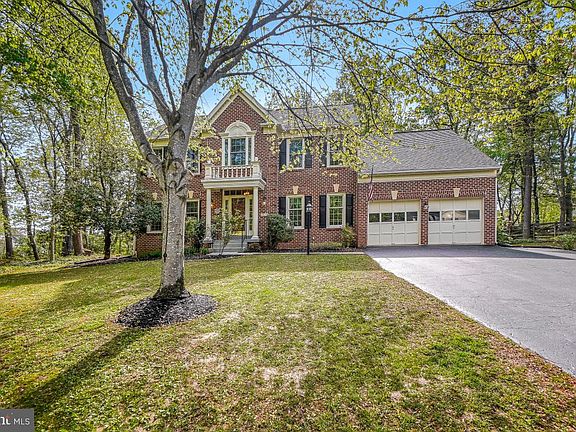 3rd image of 13117 Crestbrook Dr