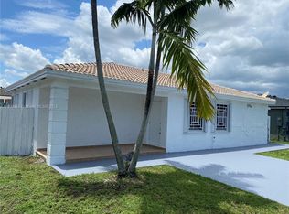 27554 SW 132nd Pl, Homestead, FL 33032