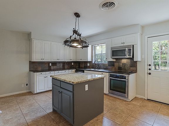 5th image of 4132 Middlebrook Rd