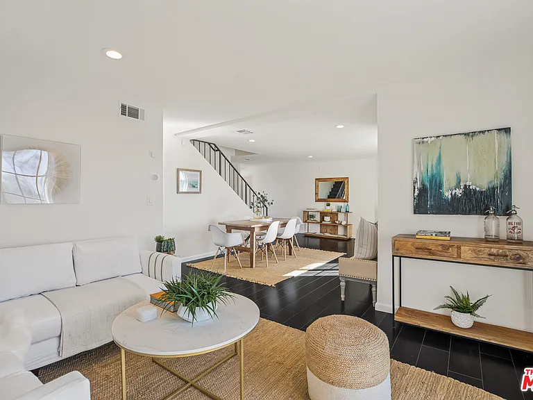 1020 Ocean Park Blvd #7 — Photo 2