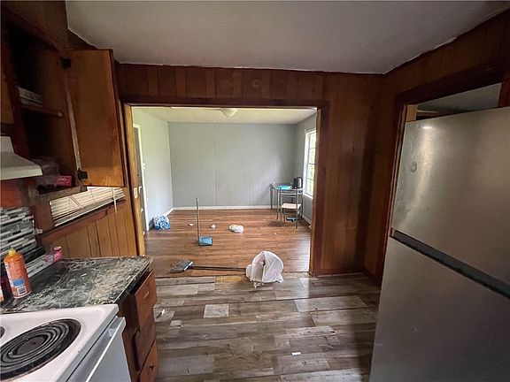 3rd image of 3202 Lott Rd