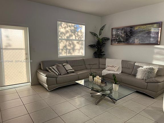 4th image of 18576 SW 136th Ct